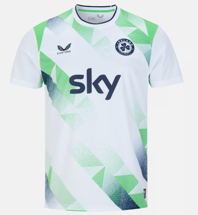 Republic of Ireland 26/27 away jersey